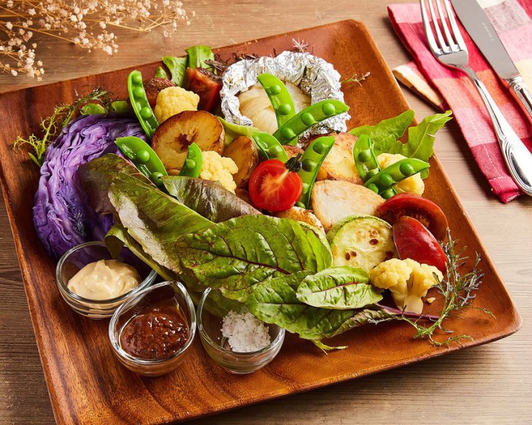 Đĩa Đầy Ắp Quà Tặng Từ Đất Mẹ