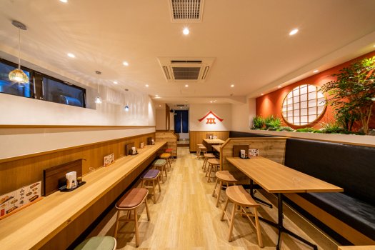 Bên trong cửa hàng