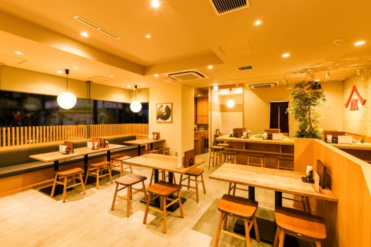 Bên trong cửa hàng