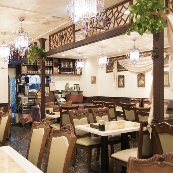 Bên trong cửa hàng 2